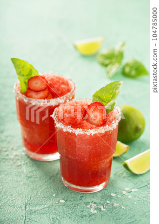 Frozen strawberry lime margarita 104785000