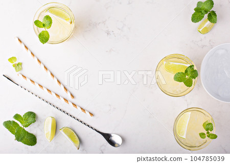 Lemonade with ice and mint 104785039