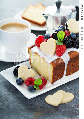 Vanilla pound cake for Valentines day 104785132