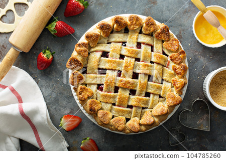 Strawberry pie overhead shot Strawberry pie overhead shot 104785260