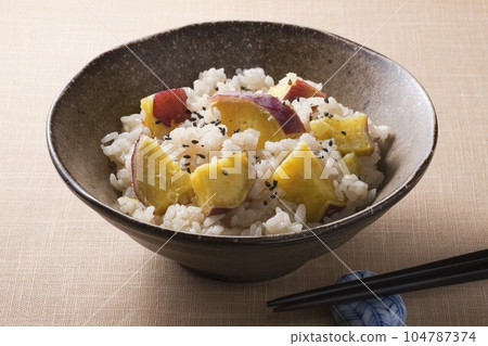 Sweet potato rice Sweet potato rice 104787374