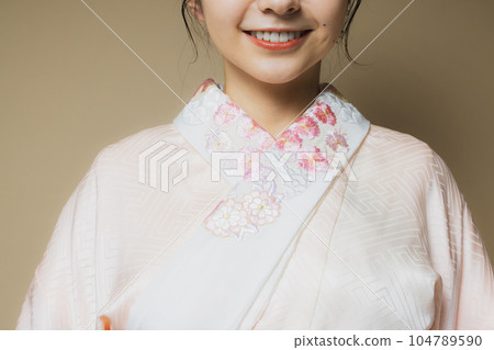 長袖和服、長內衣、繡花半領 長袖和服、長內衣、繡花半領 104789590