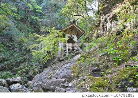 [Former Ise Amanoiwato Shrine] Hiuragatake, Oe-cho, Fukuchiyama City, Kyoto Prefecture 104791892