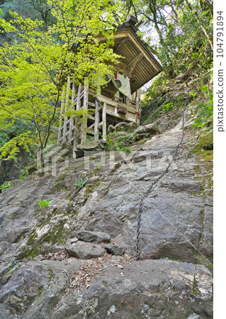 [Former Ise Amanoiwato Shrine] Hiuragatake, Oe-cho, Fukuchiyama City, Kyoto Prefecture 104791894