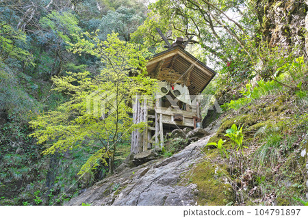 [Former Ise Amanoiwato Shrine] Hiuragatake, Oe-cho, Fukuchiyama City, Kyoto Prefecture 104791897