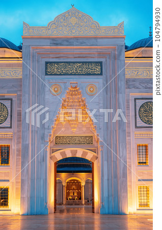 View of the Camlica Mosque in Istanbul at evening, Turkey View of the Camlica Mosque in Istanbul at evening, Turkey 104794930