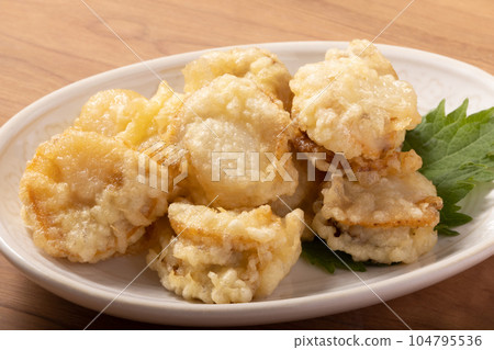 scallop tempura 104795536