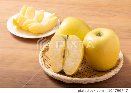 Shinano Gold Yellow Apple 104796747