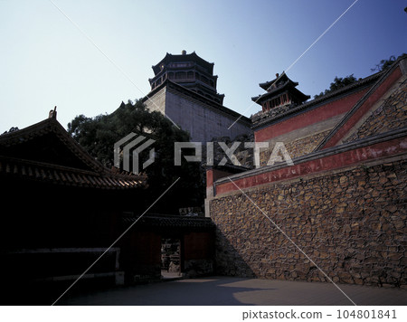 從昆明湖周圍仰望佛香閣 104801841