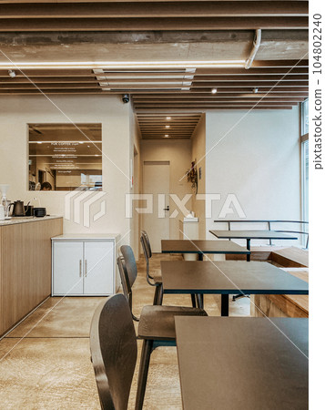 simple dining kitchen 104802240