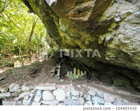 Hokei Iwaya Kannon (Setouchi Alps) 104805410
