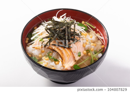 鱒魚鮭魚茶泡飯 104807829