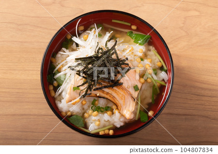 鱒魚鮭魚茶泡飯 104807834