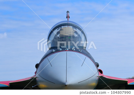 F2 fighter front visual canopy nose 104807990