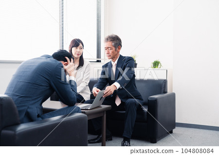 一名商人涉嫌欺詐被質疑 104808084