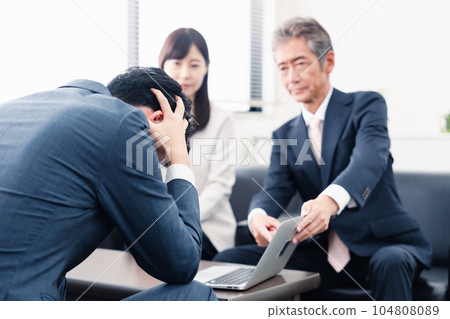 一名商人涉嫌欺詐被質疑 104808089