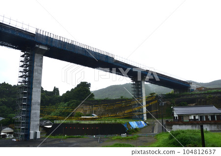 雨季肥薩橙鐵道,從泉站到湯之浦站的車窗風景(2022年) 雨季肥薩橙鐵道,從泉站到湯之浦站的車窗風景(2022年) 104812637