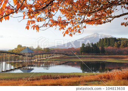 津輕富士見湖、鶴之舞橋、岩木山(青森縣北津輕郡) 津輕富士見湖、鶴之舞橋、岩木山(青森縣北津輕郡) 104813638