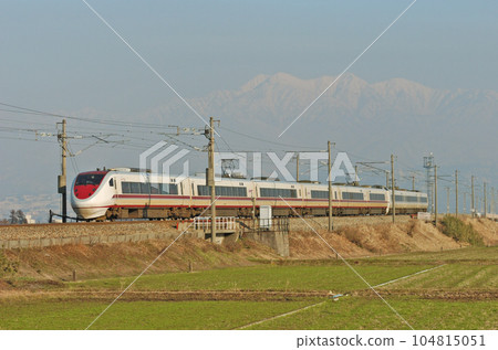 北陸本線水橋東富山 JR西日本 + 北越急行681系 W11編組(金澤) + N01編組 白高 北陸本線水橋東富山 JR西日本 + 北越急行681系 W11編組(金澤) + N01編組 白高 104815051