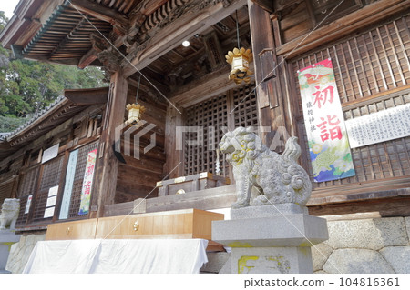 神社前的小主努(愛知縣豐田市三毛神社) 神社前的小主努(愛知縣豐田市三毛神社) 104816361