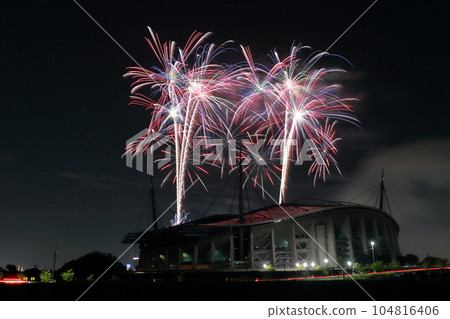 為夏夜增添色彩的美麗煙火瞬間(愛知縣豐田市豐田體育場豐田奧伊登祭) 為夏夜增添色彩的美麗煙火瞬間(愛知縣豐田市豐田體育場豐田奧伊登祭) 104816406