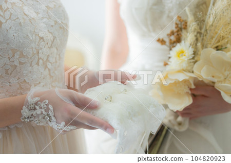 Wedding image of two women Wedding image of two women 104820923