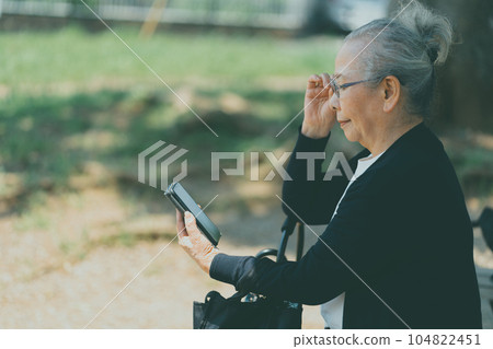 女生 女孩 女性 104822451
