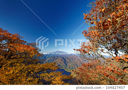 白雪皚皚的富士山 白雪皚皚的富士山 104827407