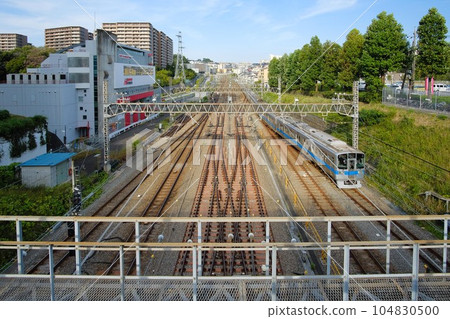 小田急線2000系途經新百合丘 小田急線2000系途經新百合丘 104830500