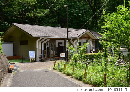 町田市都立小山田綠地主庭園小山田綠地服務中心和新鮮綠地 104831145