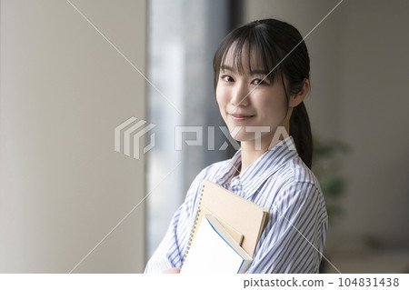 女大學生形象 女大學生形象 104831438