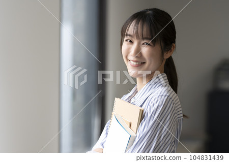 女大學生形象 女大學生形象 104831439