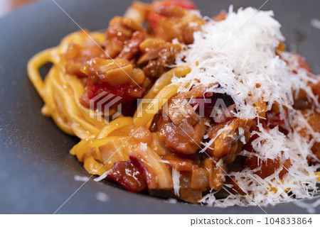 Japanese dining table, meat spaghetti, meat sauce, pasta 104833864