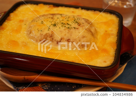 gratin with hamburger 104834986