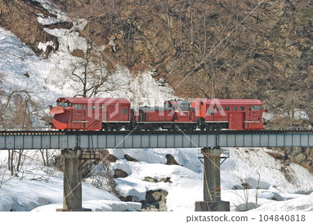 大糸線 北小谷~中土 JR西日本 DD16-304(糸魚川) 大糸線 北小谷~中土 JR西日本 DD16-304(糸魚川) 104840818
