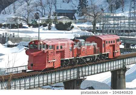 Oito Line Kotaki-Nechi JR West DD16-304 (Itoigawa) Oito Line Kotaki-Nechi JR West DD16-304 (Itoigawa) 104840820