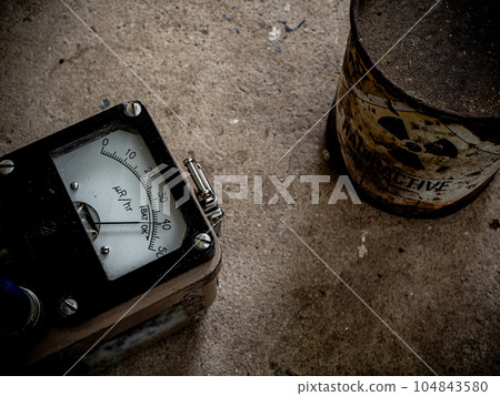 Radioactive measurement with radiation survey meter 104843580