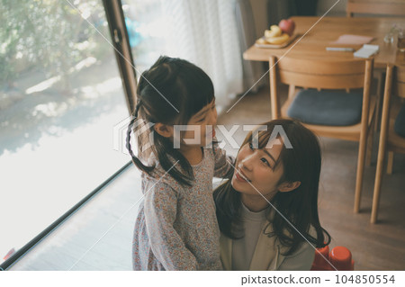 parenthood, parent and child, mother 104850554