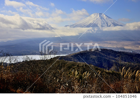從土志地塊的石割山山頂看到的富士山 從土志地塊的石割山山頂看到的富士山 104851046