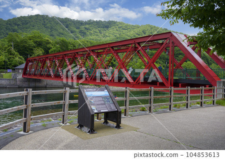 夏季的支笏湖(山線鐵路橋) 夏季的支笏湖(山線鐵路橋) 104853613