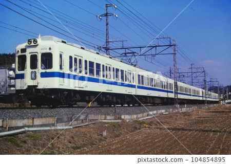 小田急2400系列HE汽車空調試驗車2478-+2486-,聯合特快,柿尾-鶴川,1982年2月14日 小田急2400系列HE汽車空調試驗車2478-+2486-,聯合特快,柿尾-鶴川,1982年2月14日 104854895