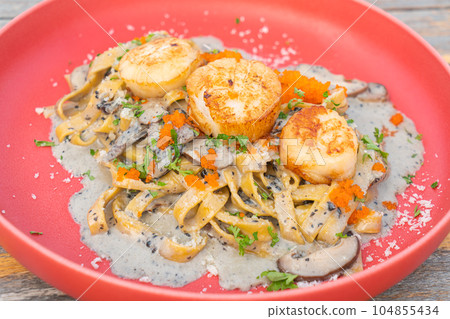 scallop truffle cream sauce fettuccini spaghetti scallop truffle cream sauce fettuccini spaghetti 104855434