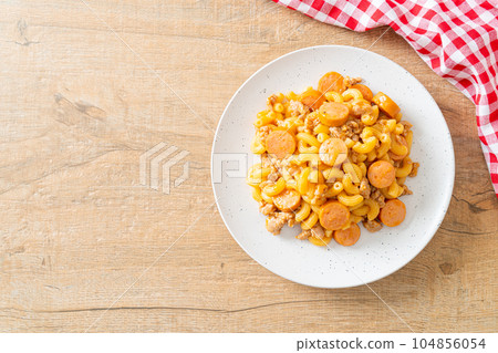 macaroni sausage and minced pork 104856054
