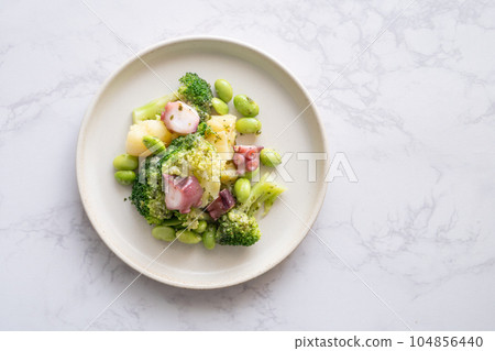 章魚西蘭花羅勒沙拉 章魚西蘭花羅勒沙拉 104856440