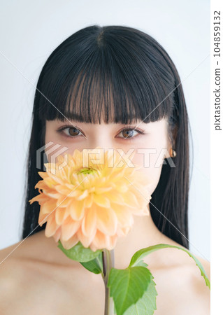 有花的女人肖像 有花的女人肖像 104859132