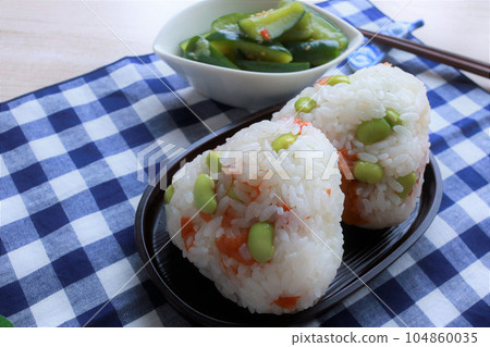 毛豆梅干飯糰 毛豆梅干飯糰 104860035