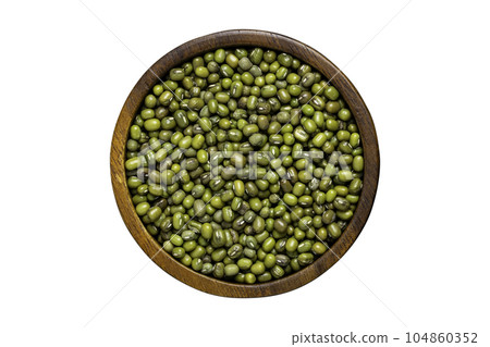 Top view of raw green mung beans in wooden bowl 104860352