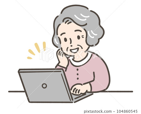 操作個人電腦的微笑的老婦人 104860545