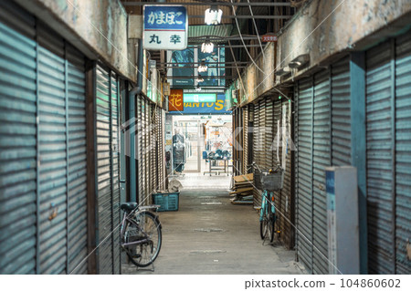 Nine Mall Kujo Shopping Street Shutter Street in the back alley (Kujo, Nishi-ku, Osaka) Nine Mall Kujo Shopping Street Shutter Street in the back alley (Kujo, Nishi-ku, Osaka) 104860602