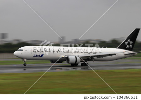 大阪伊丹機場起飛降落 大阪伊丹機場起飛降落 104860611